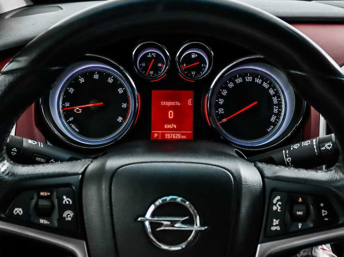 Б/У Опель Астра 2012 года. Фото: #14