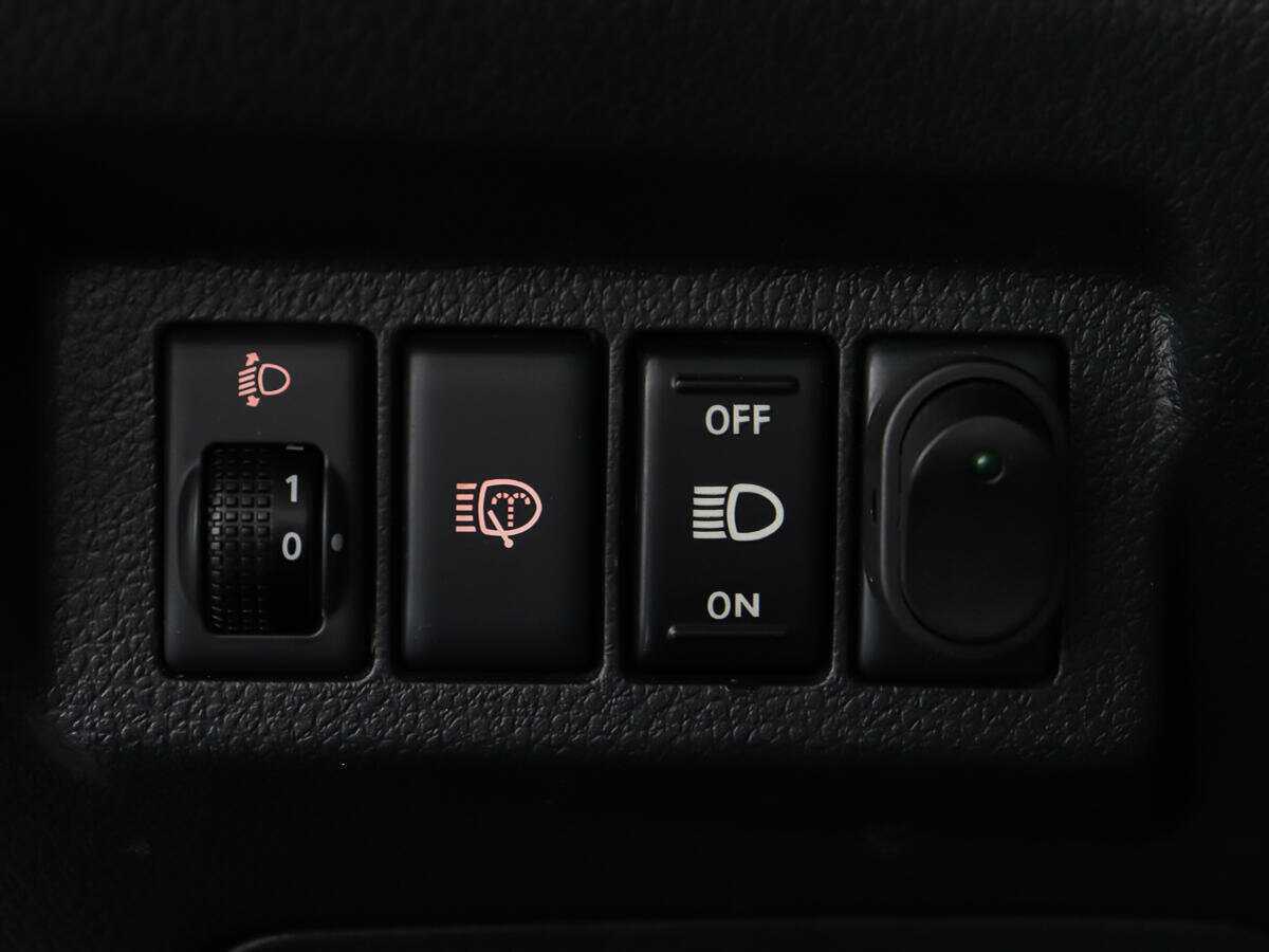 Б/У Ниссан Икс-Трейл 2013 года. Фото: #15