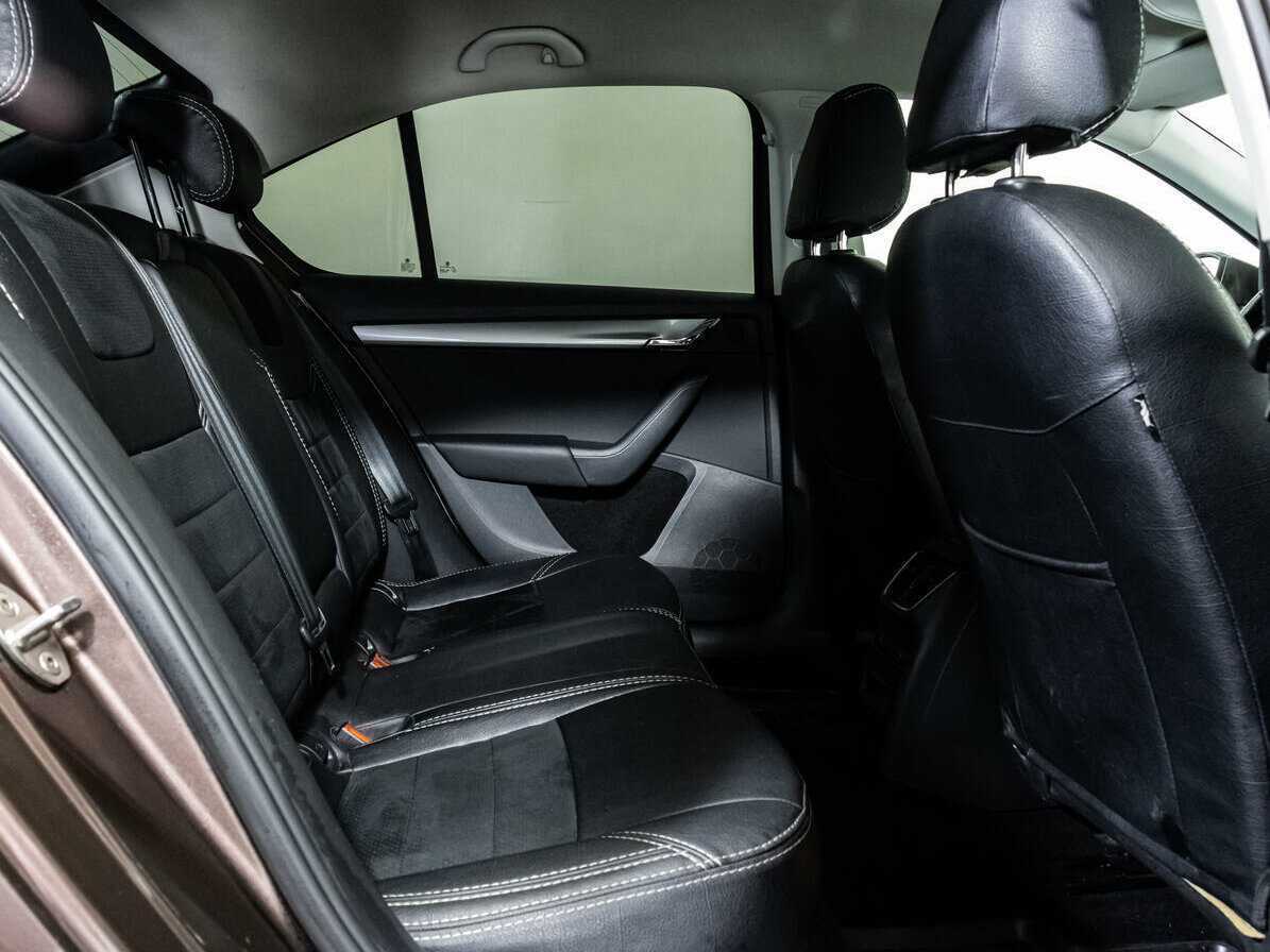 Б/У Шкода Октавия 2015 года. Фото: #13