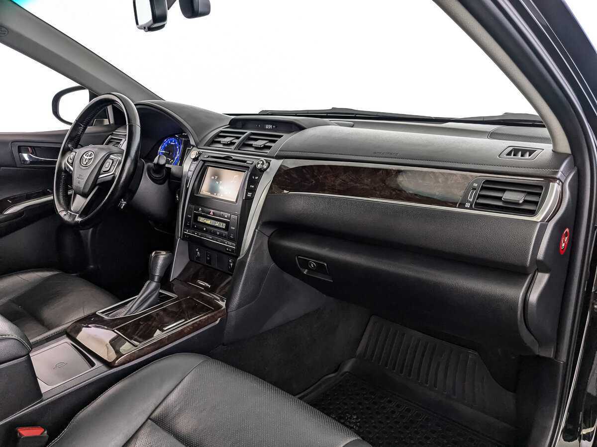 Б/У Тойота Камри 2017 года. Фото: #8