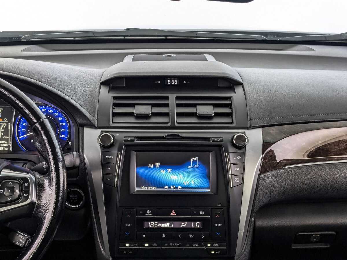 Б/У Тойота Камри 2017 года. Фото: #12