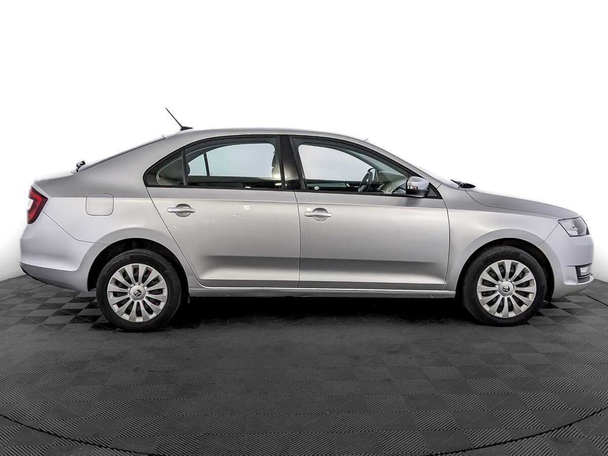 Б/У Шкода Рапид 2018 года. Фото: #3