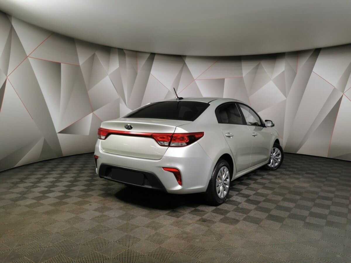 Б/У Киа Рио 2018 года. Фото: #1