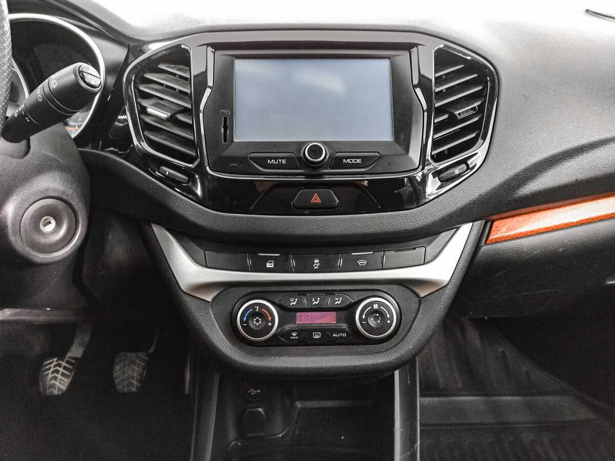 Б/У Лада (ВАЗ) Веста 2017 года. Фото: #12