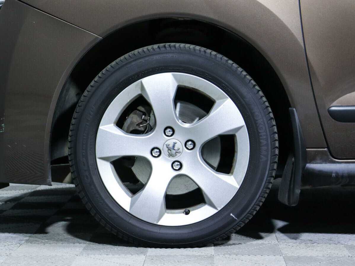 Б/У Пежо 3008 2013 года. Фото: #14