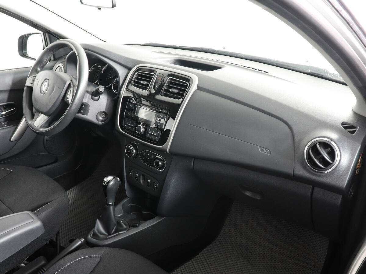 Б/У Рено Сандеро 2016 года. Фото: #9