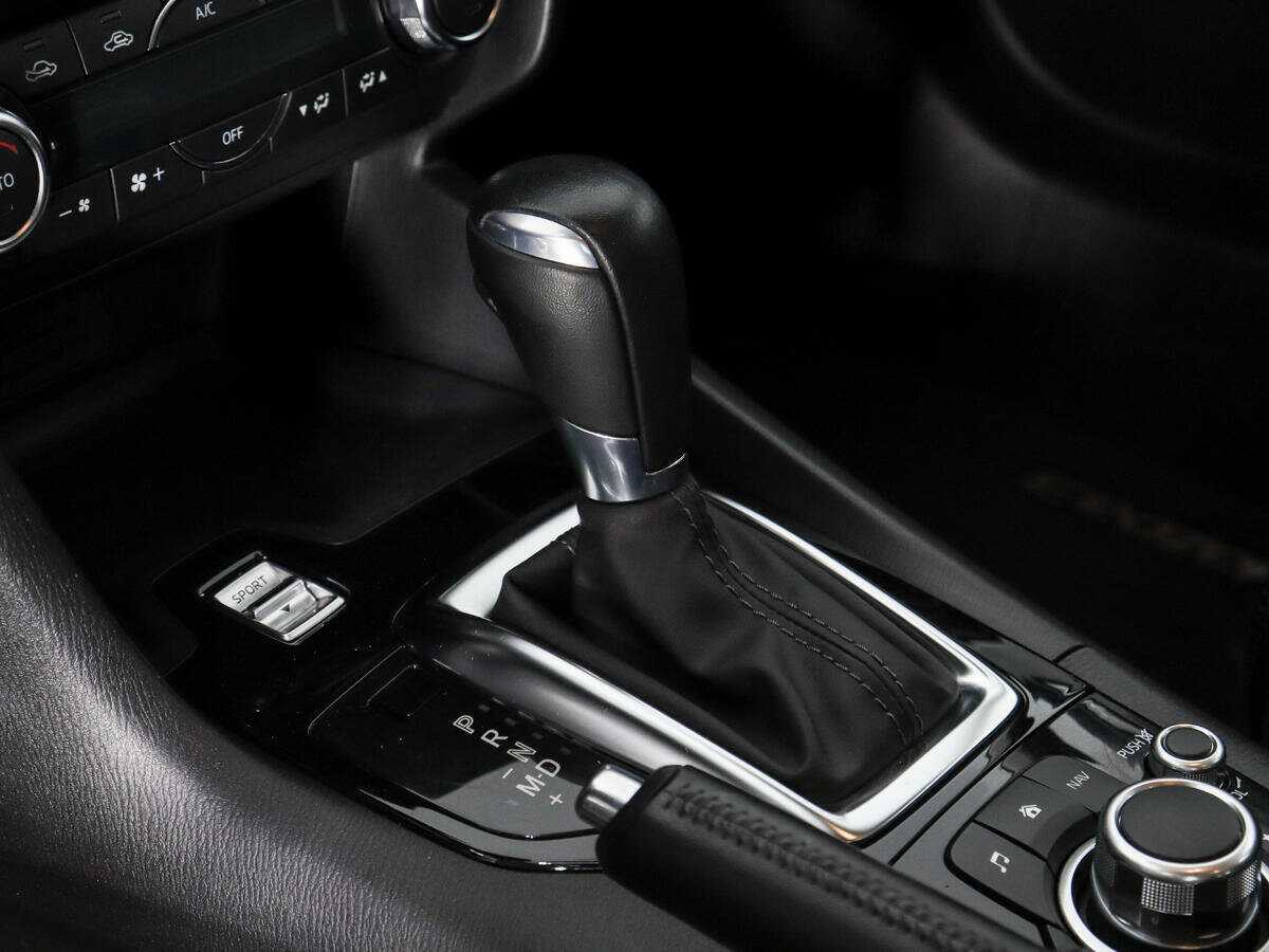 Б/У Мазда 3 2016 года. Фото: #9