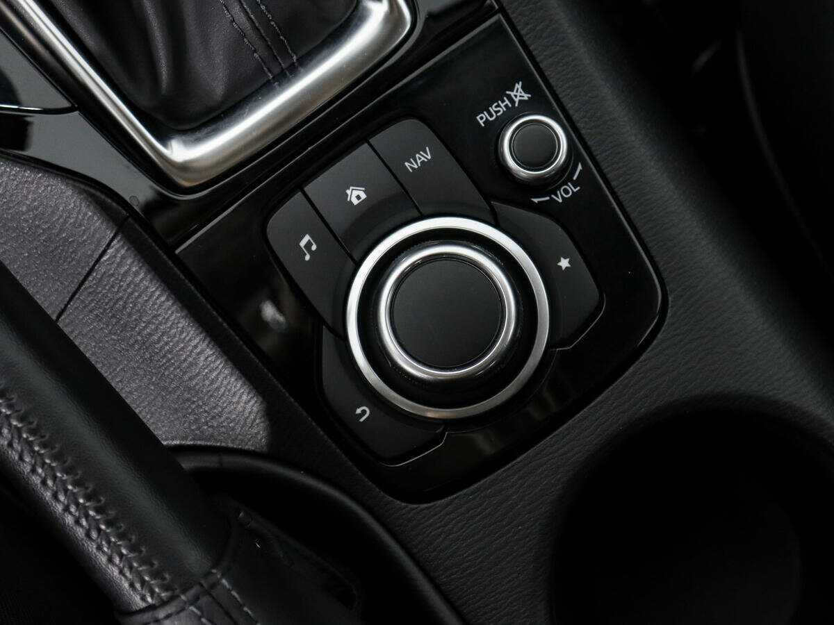 Б/У Мазда 3 2016 года. Фото: #11