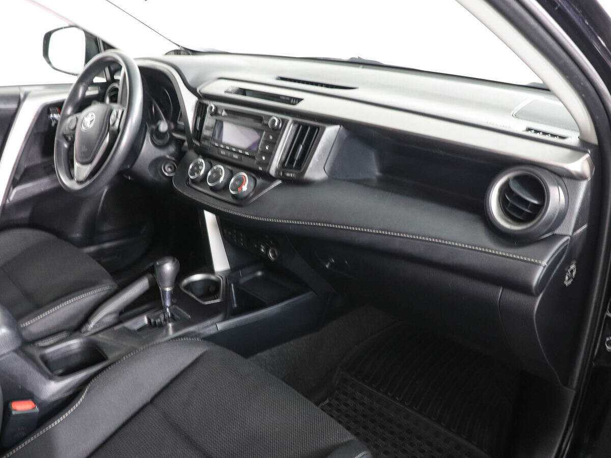 Б/У Тойота Рав4 2017 года. Фото: #5