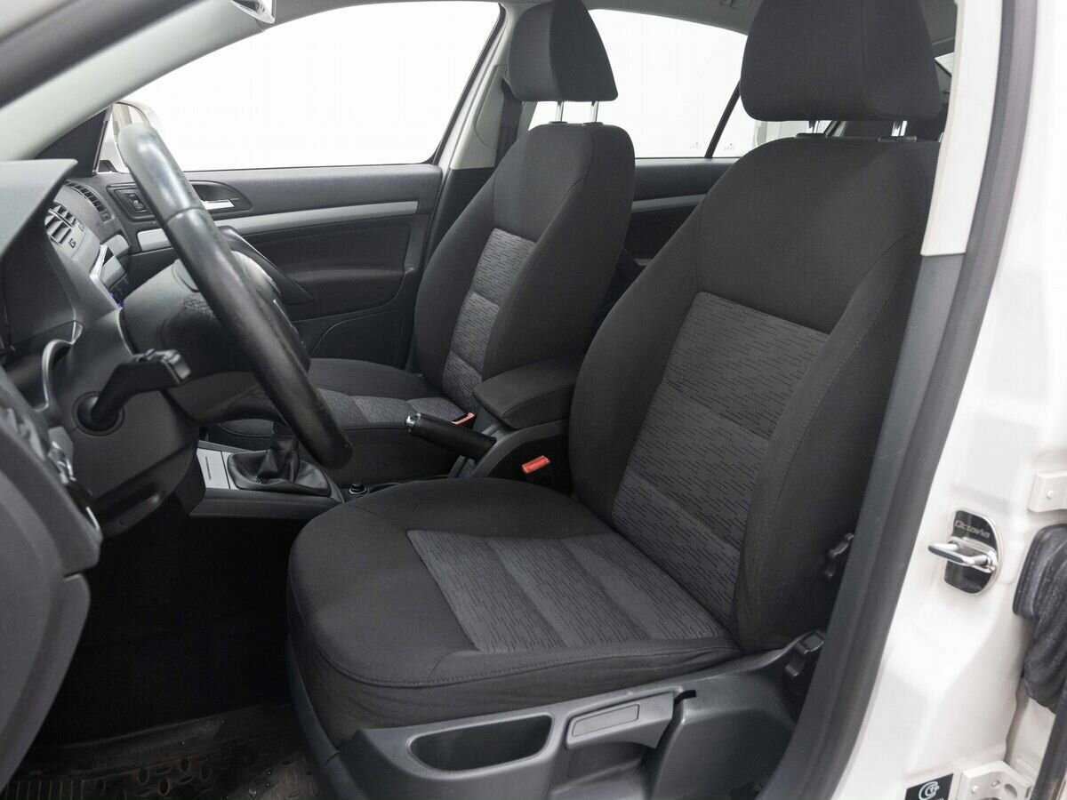 Б/У Шкода Октавия 2012 года. Фото: #7