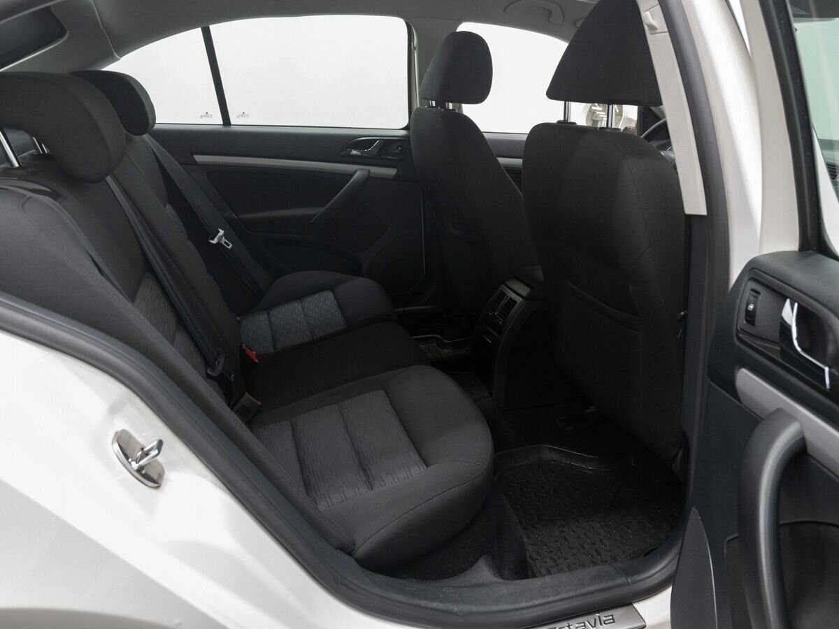 Б/У Шкода Октавия 2012 года. Фото: #9