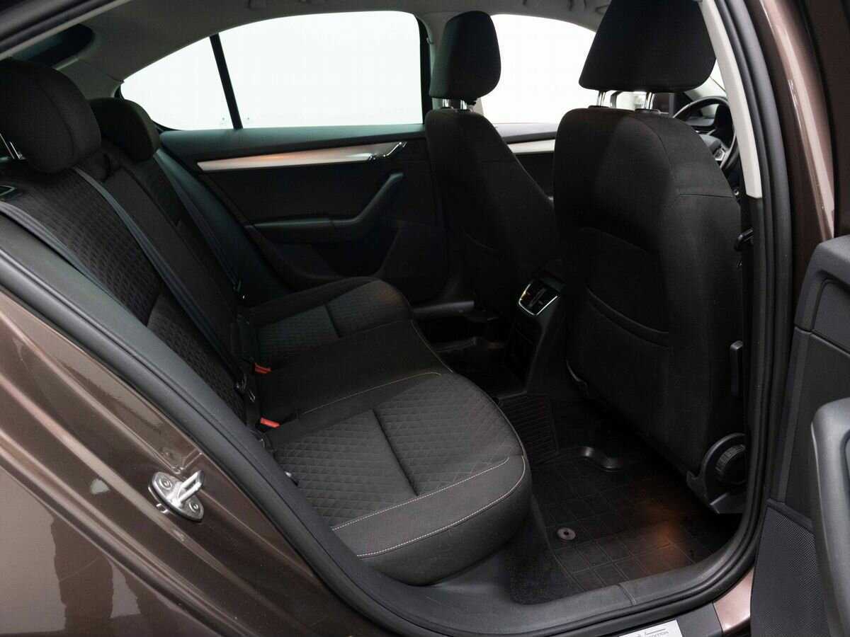 Б/У Шкода Октавия 2016 года. Фото: #11