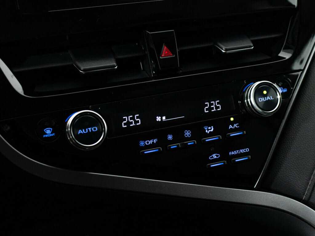 Б/У Тойота Камри 2021 года. Фото: #17