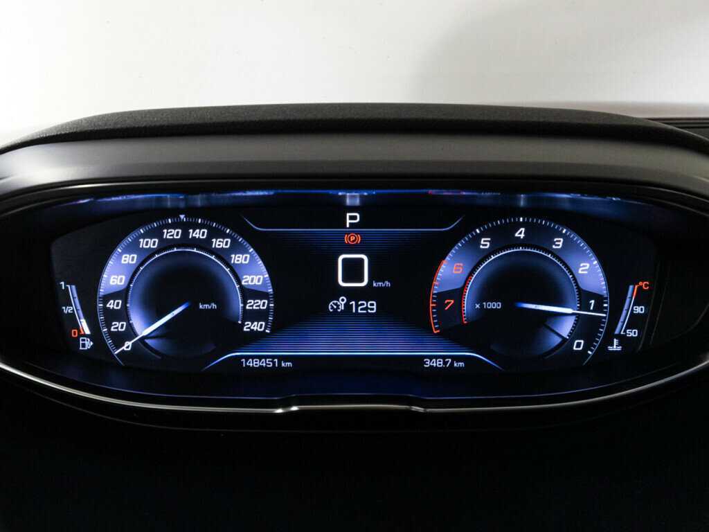 Б/У Пежо 3008 2019 года. Фото: #11