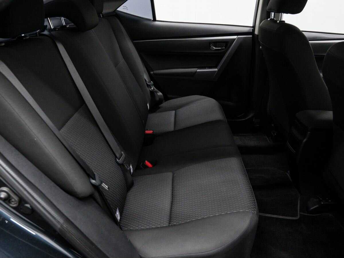 Б/У Тойота Королла 2015 года. Фото: #9