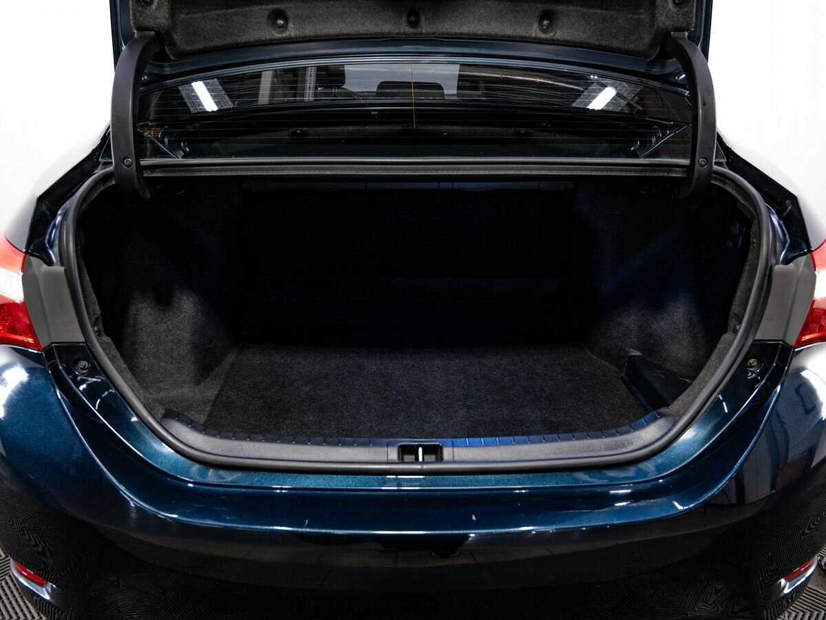 Б/У Тойота Королла 2015 года. Фото: #21