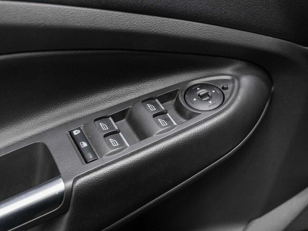 Б/У Форд Куга 2015 года. Фото: #12