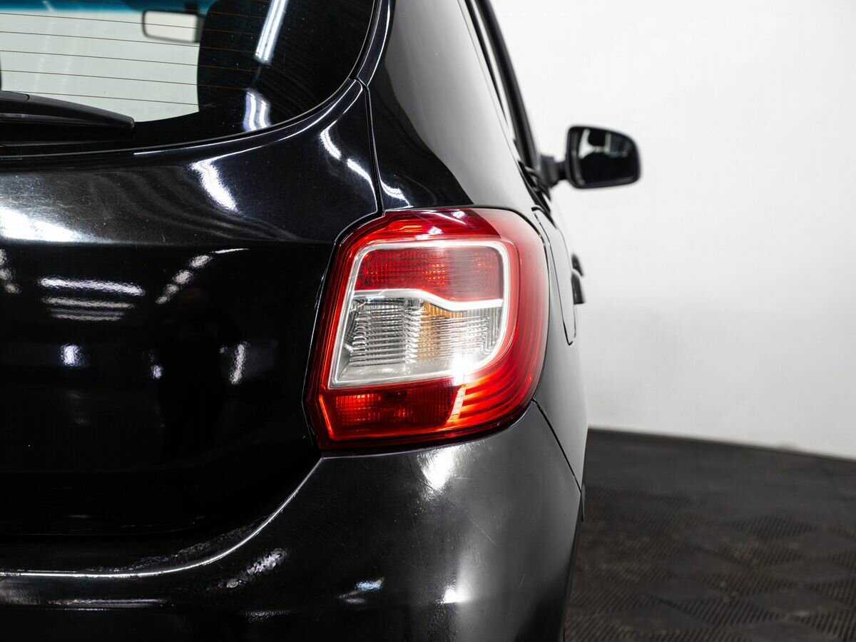 Б/У Рено Сандеро 2016 года. Фото: #4