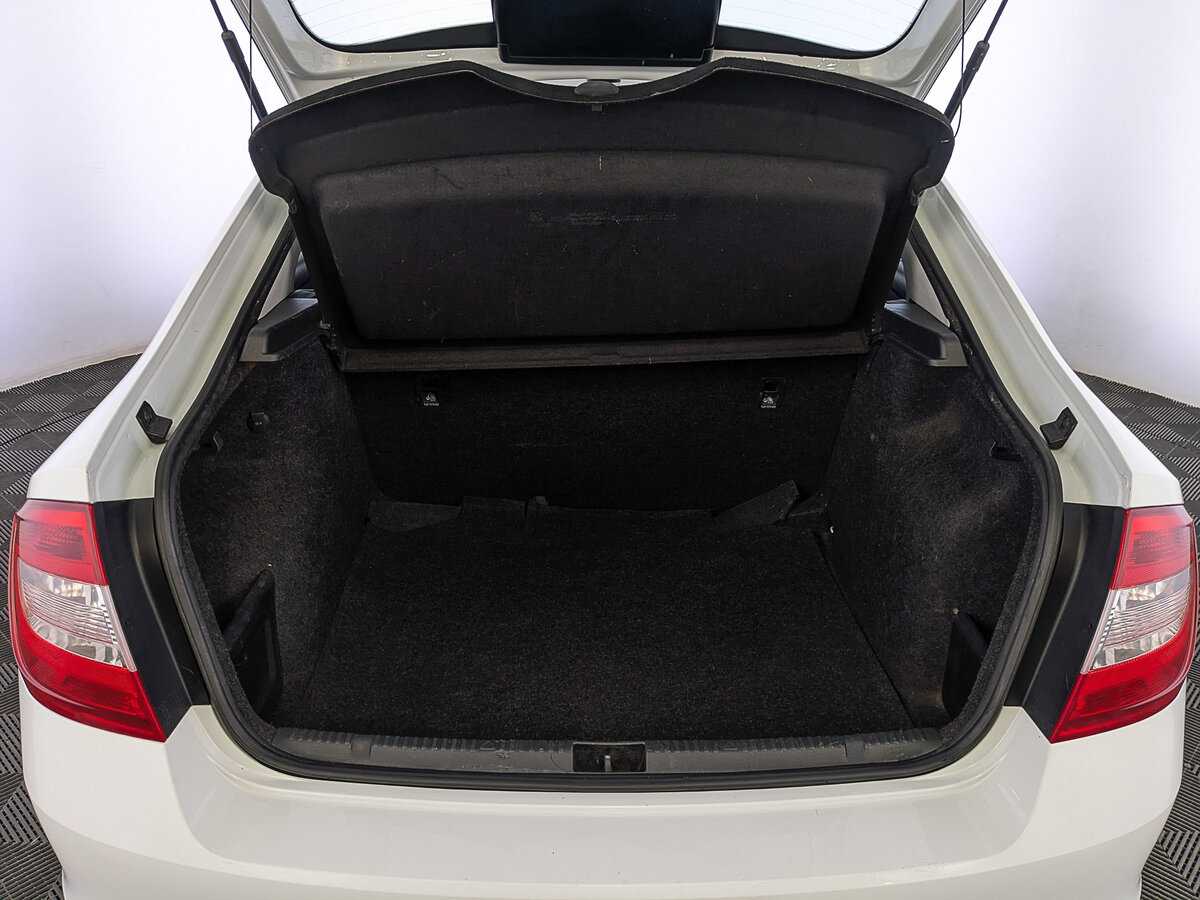 Б/У Шкода Рапид 2017 года. Фото: #9