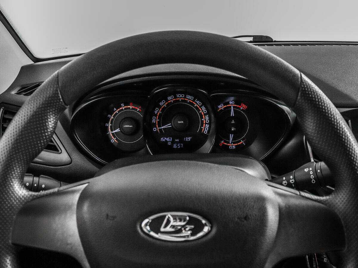 Б/У Лада (ВАЗ) Веста 2017 года. Фото: #14