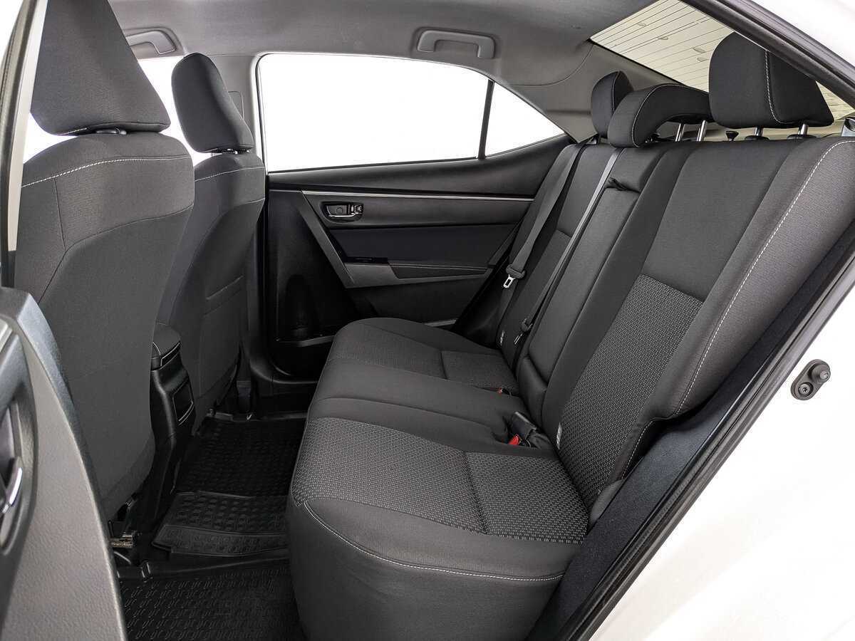 Б/У Тойота Королла 2014 года. Фото: #15