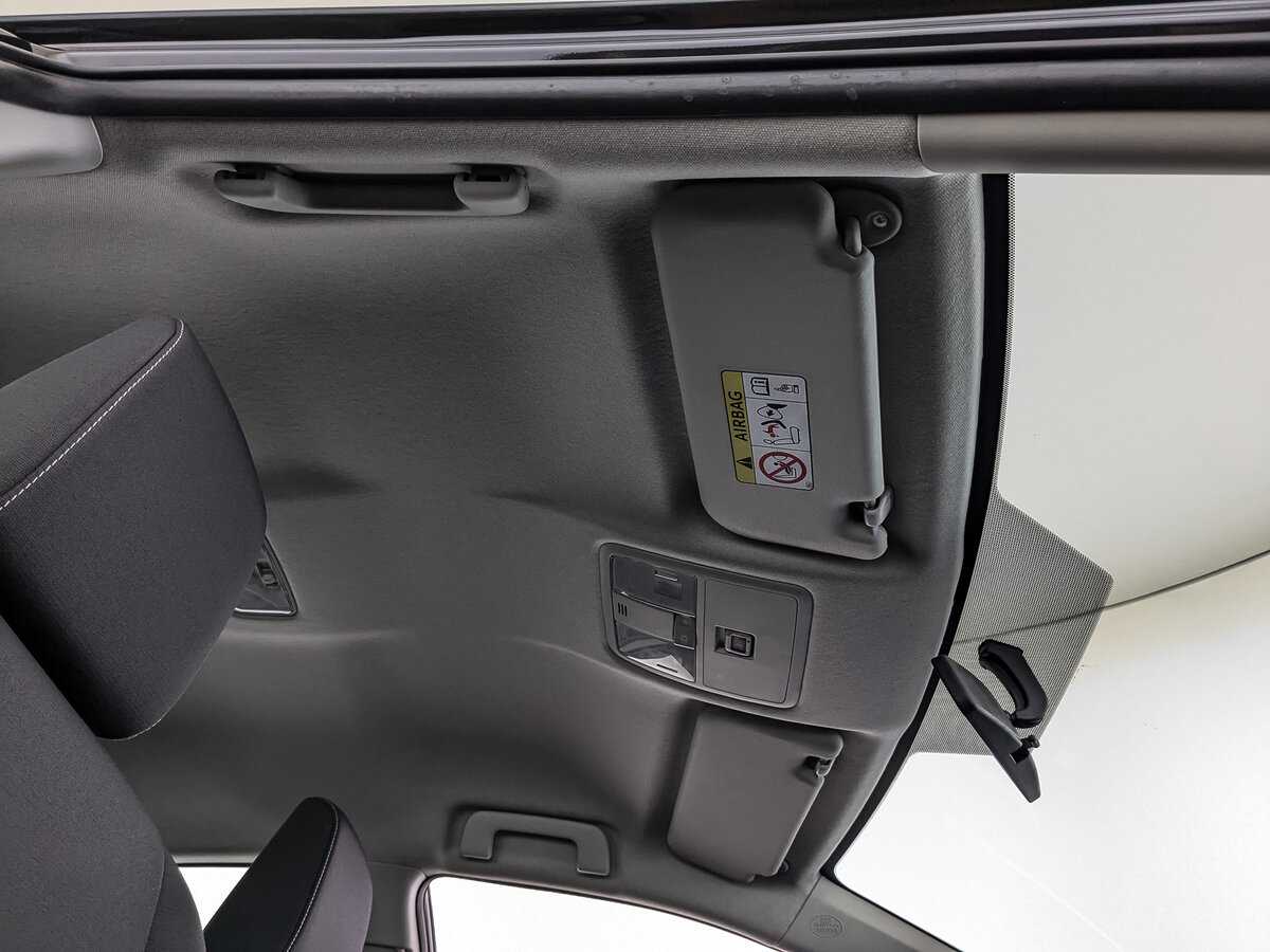 Б/У Тойота Королла 2017 года. Фото: #21