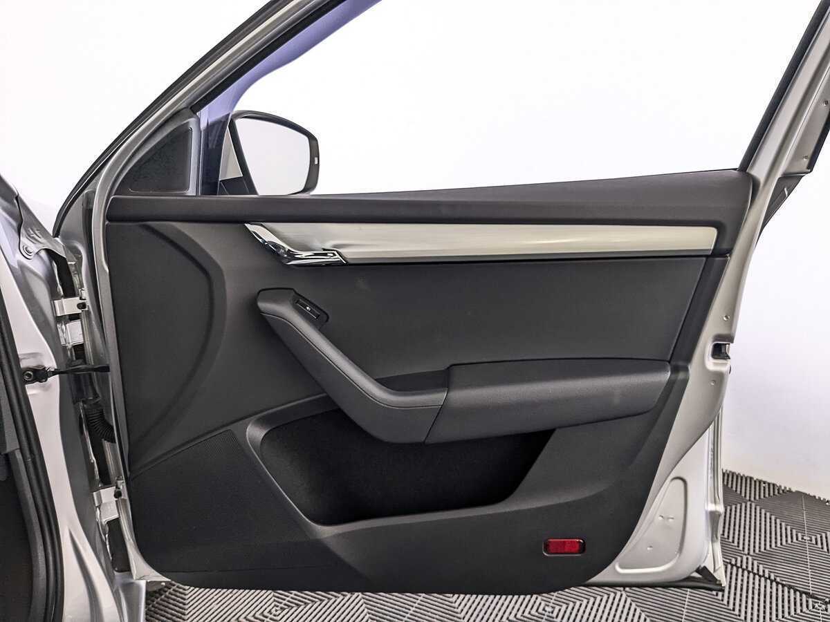 Б/У Шкода Октавия 2018 года. Фото: #24