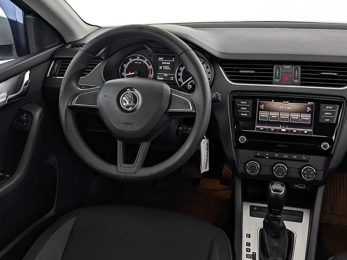 Б/У Шкода Октавия 2018 года. Фото: #26