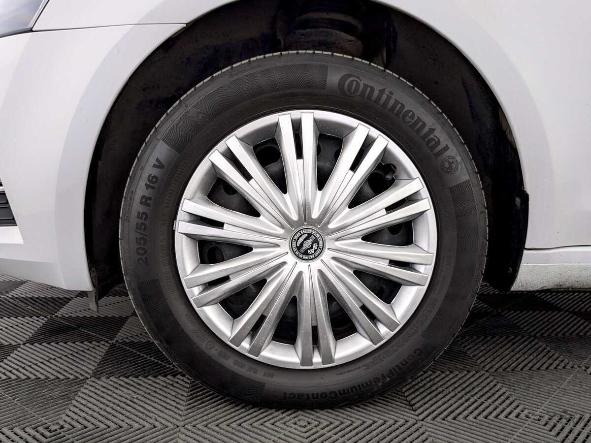 Б/У Шкода Октавия 2020 года. Фото: #17