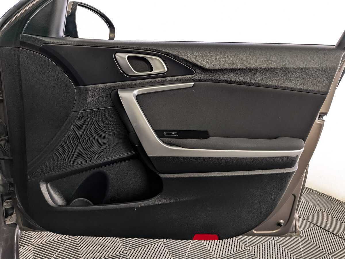 Б/У Киа Сид 2021 года. Фото: #23