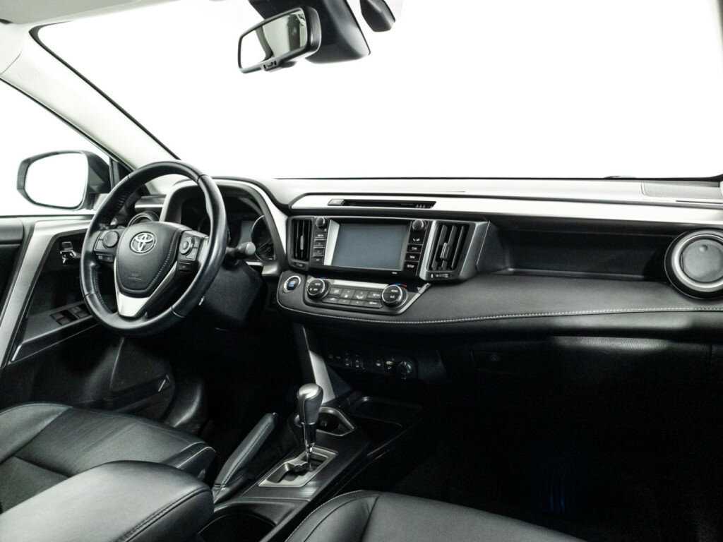 Б/У Тойота Рав4 2017 года. Фото: #8