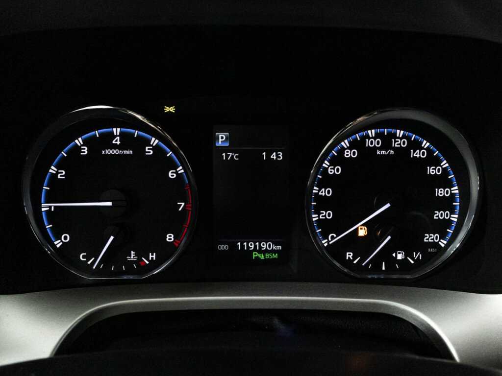 Б/У Тойота Рав4 2017 года. Фото: #11