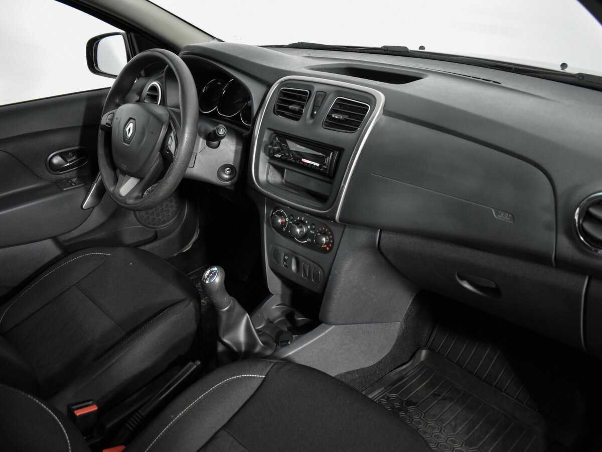 Б/У Рено Сандеро 2017 года. Фото: #17