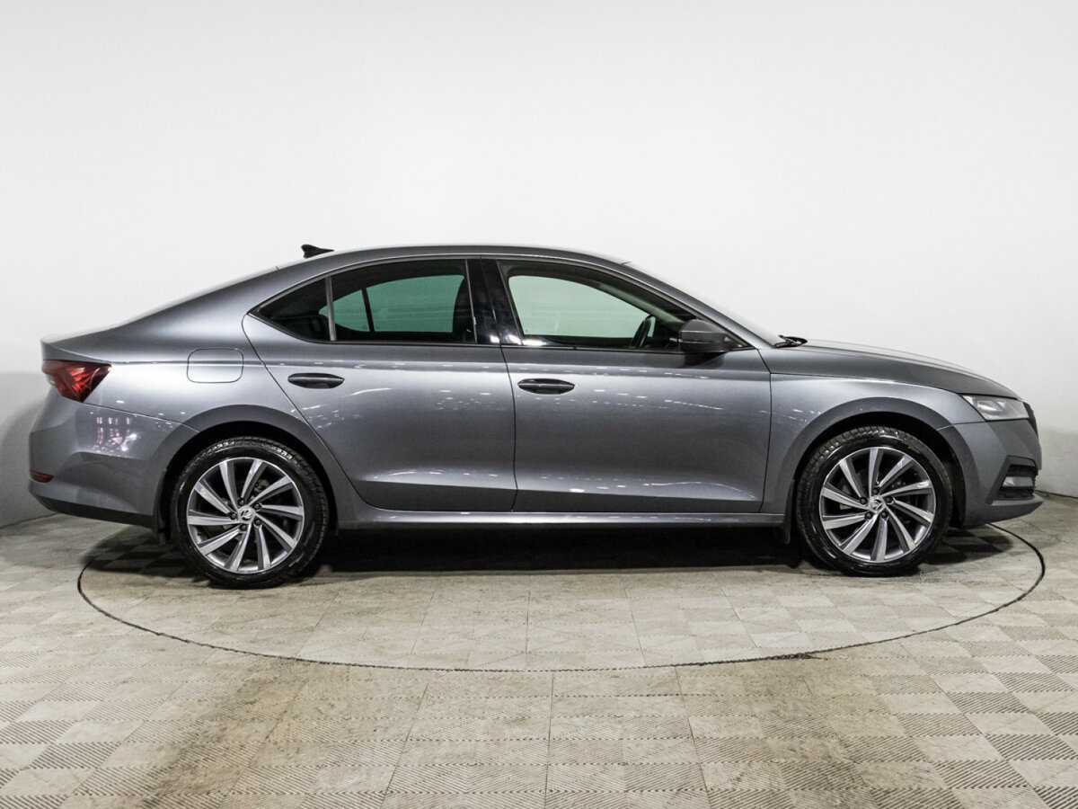 Б/У Шкода Октавия 2021 года. Фото: #3