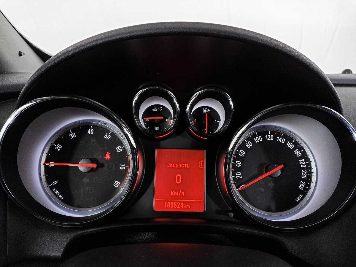 Б/У Опель Астра 2014 года. Фото: #12