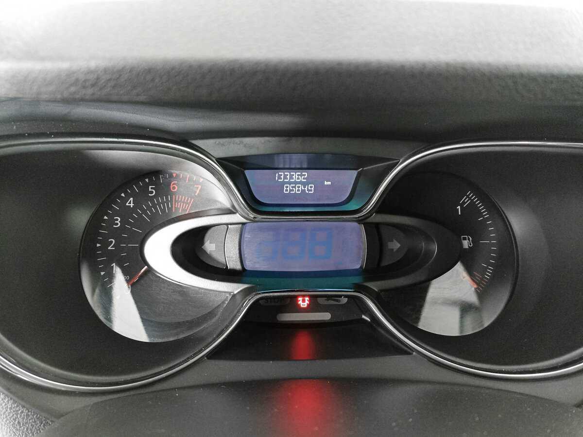 Б/У Рено Каптюр 2017 года. Фото: #9