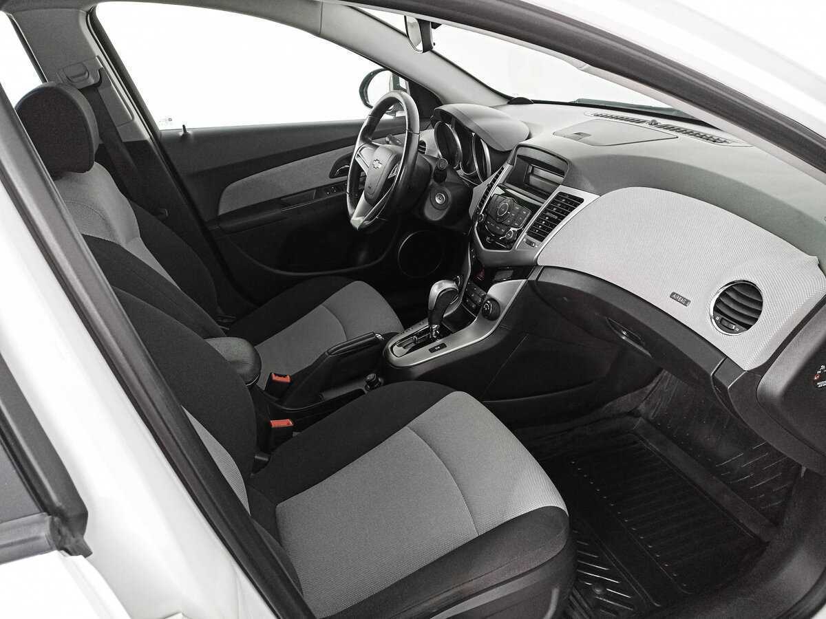 Б/У Шевроле Круз 2012 года. Фото: #10