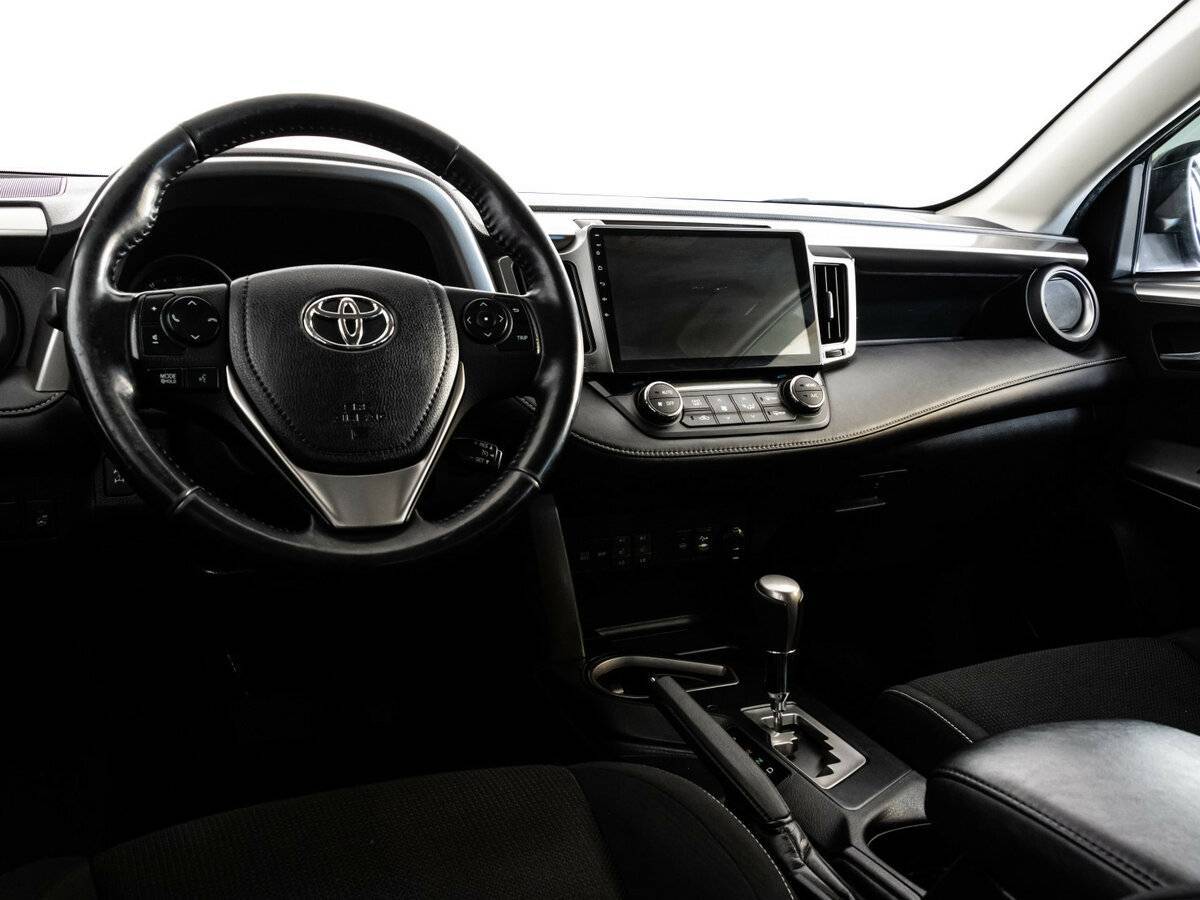 Б/У Тойота Рав4 2017 года. Фото: #7