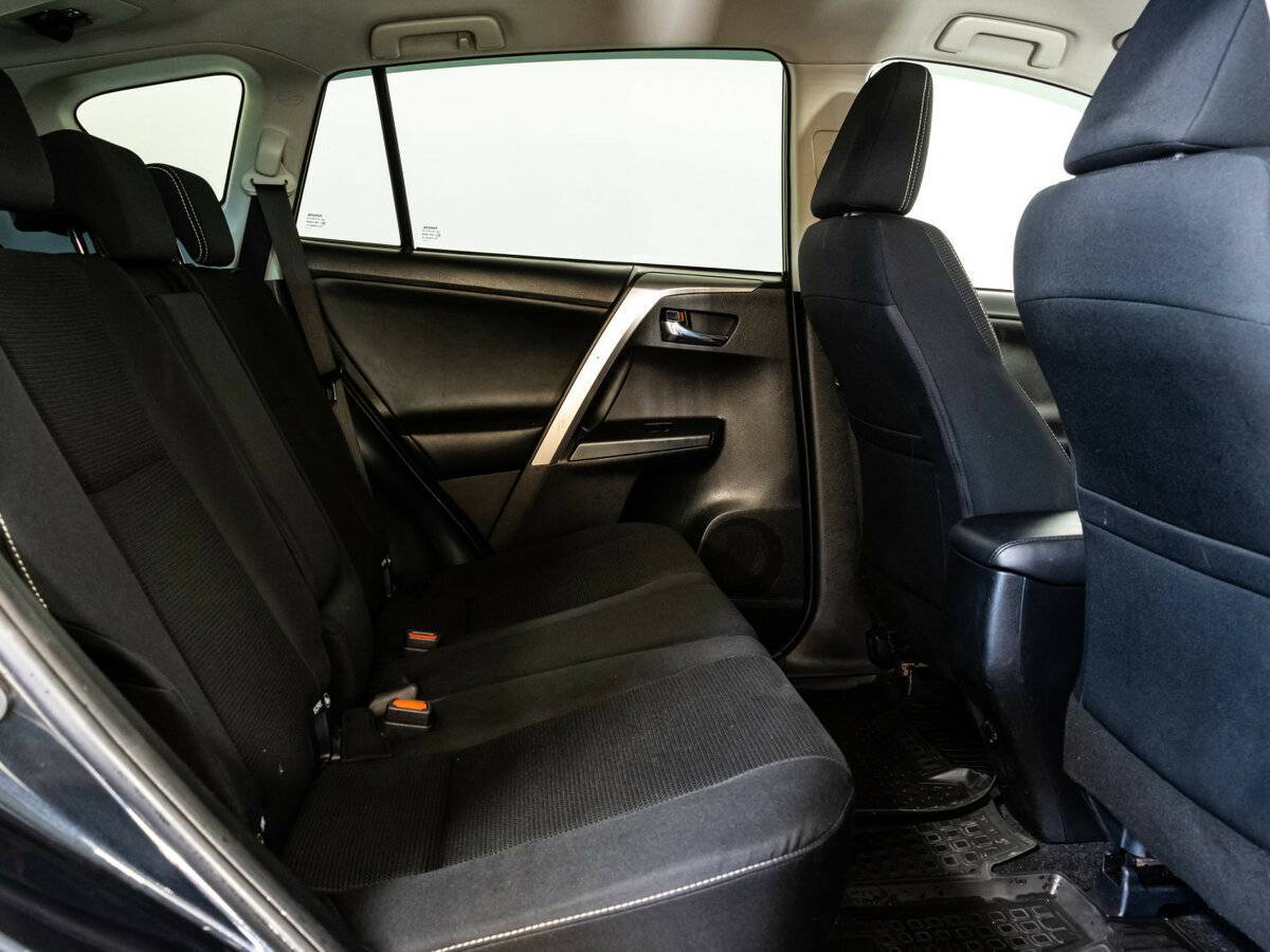 Б/У Тойота Рав4 2017 года. Фото: #11