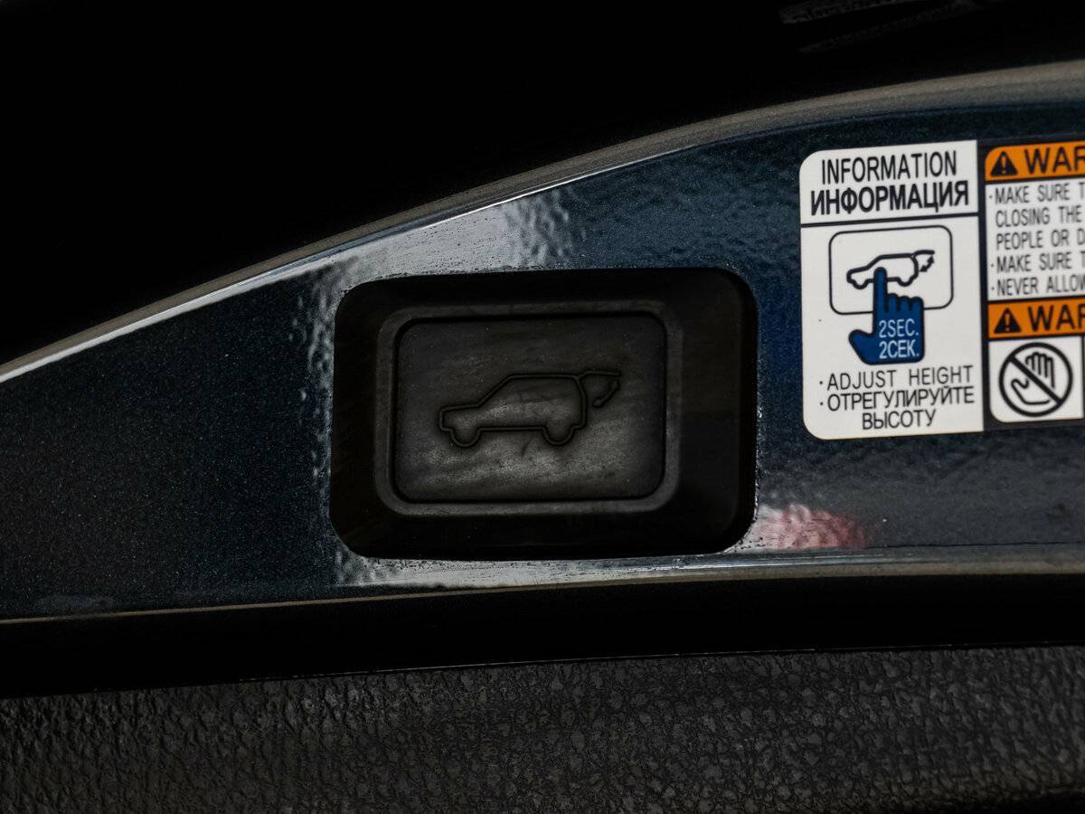 Б/У Тойота Рав4 2017 года. Фото: #13