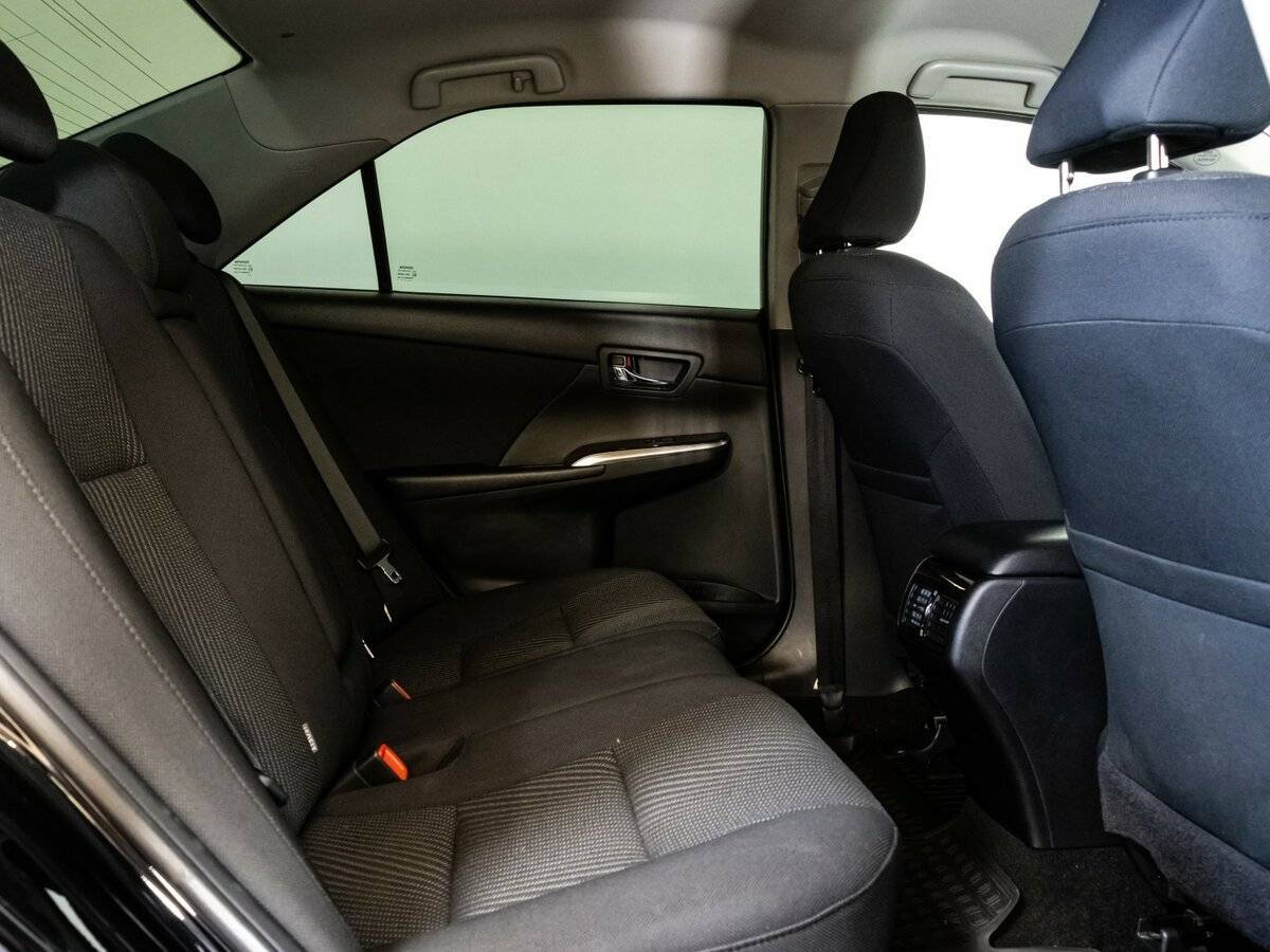 Б/У Тойота Камри 2017 года. Фото: #15