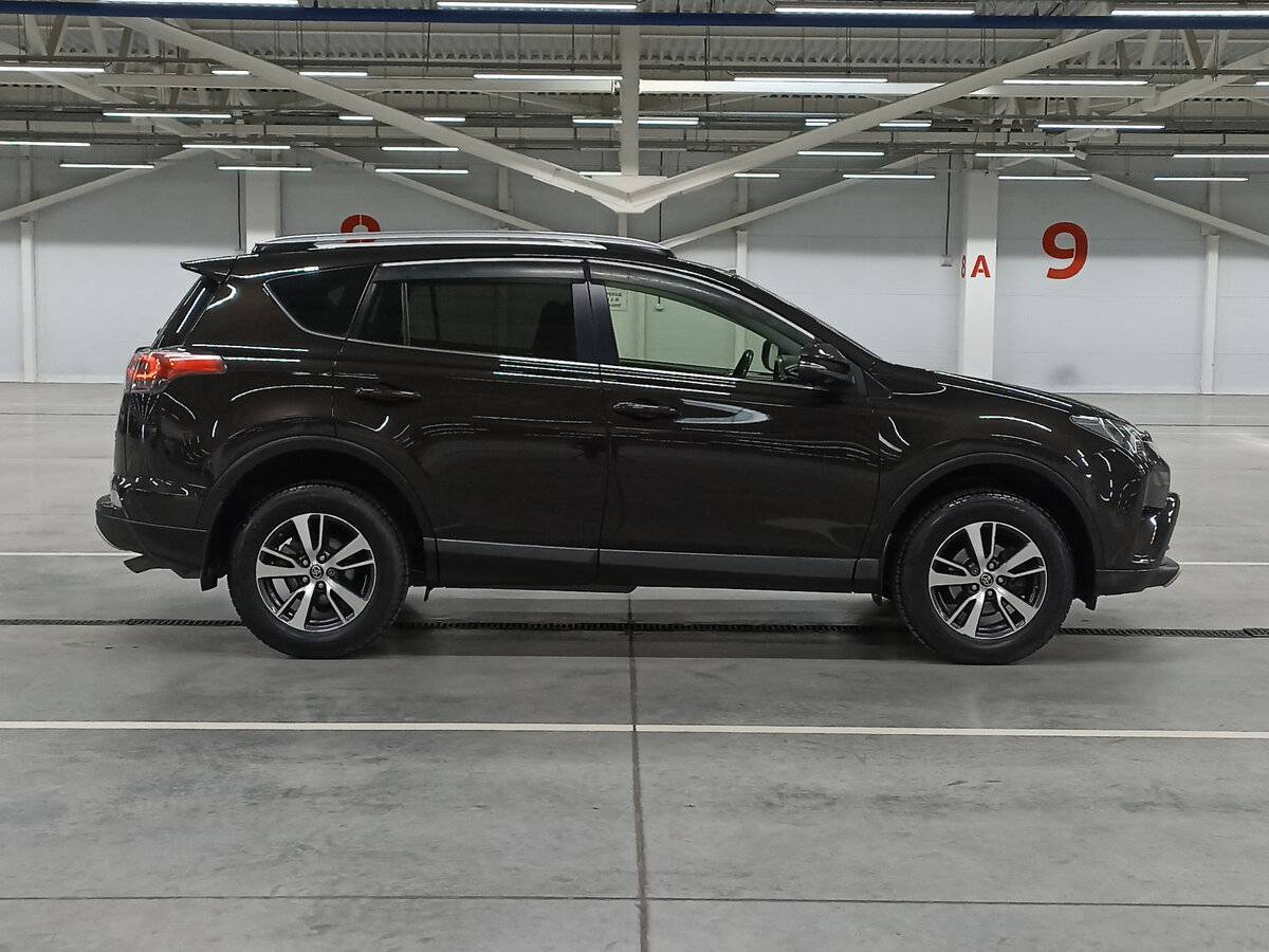 Б/У Тойота Рав4 2016 года. Фото: #3