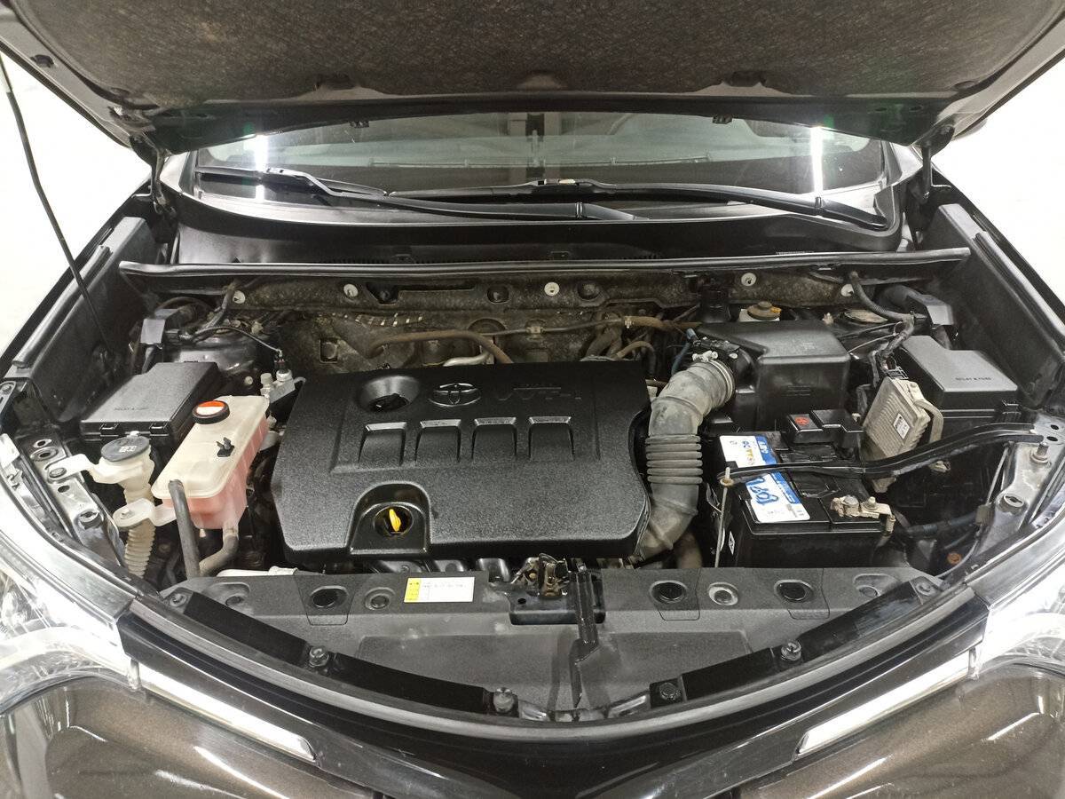 Б/У Тойота Рав4 2016 года. Фото: #8