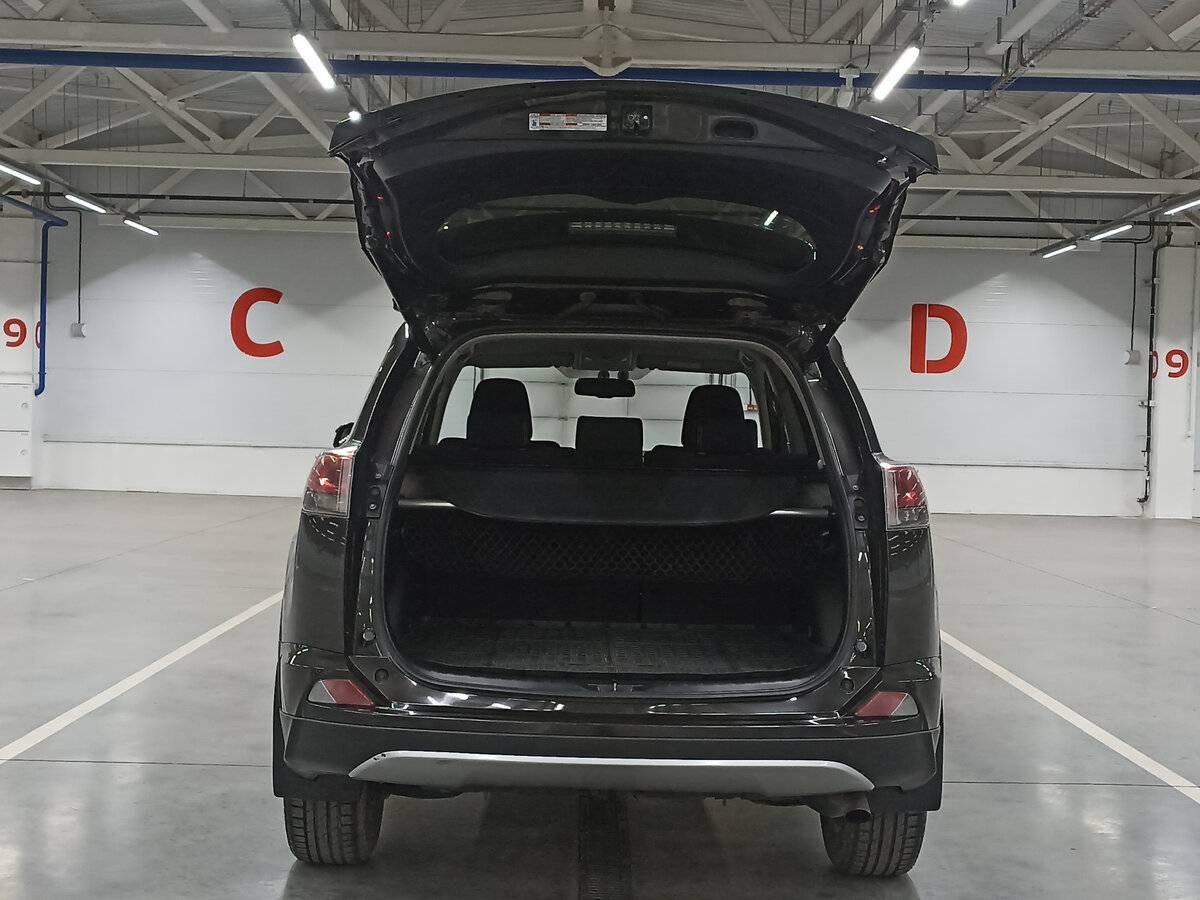 Б/У Тойота Рав4 2016 года. Фото: #9