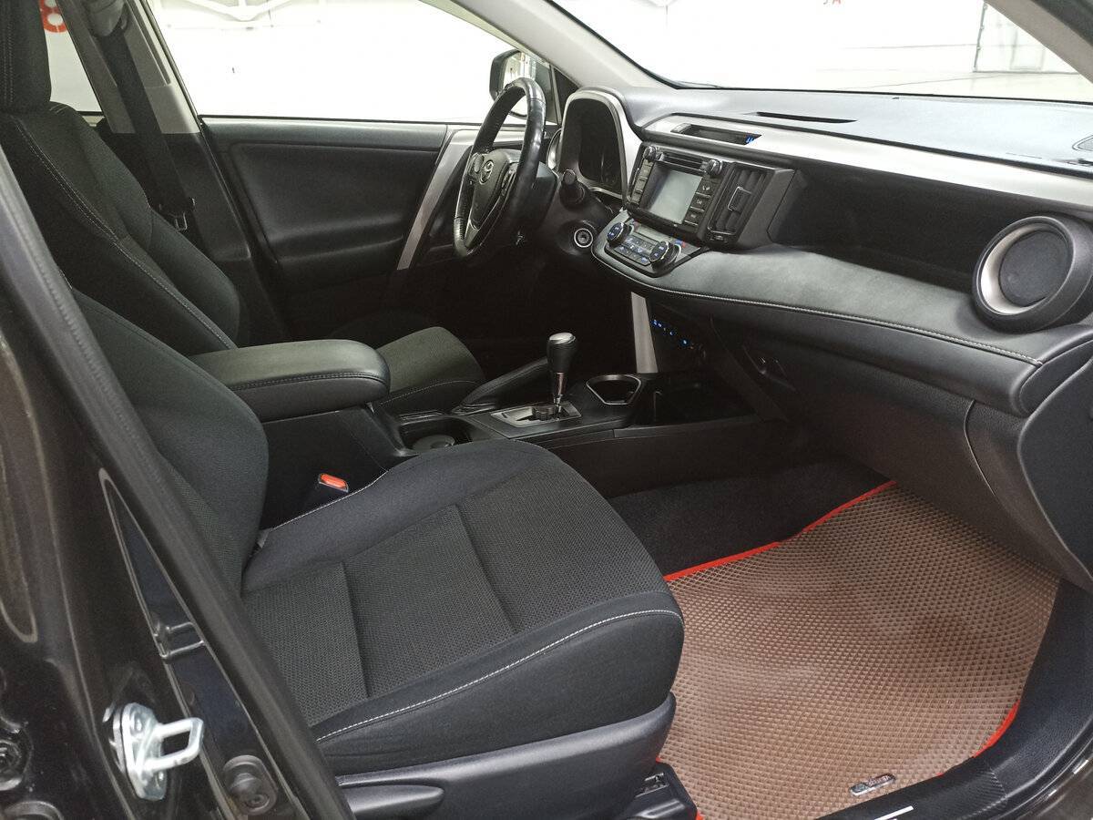 Б/У Тойота Рав4 2016 года. Фото: #10