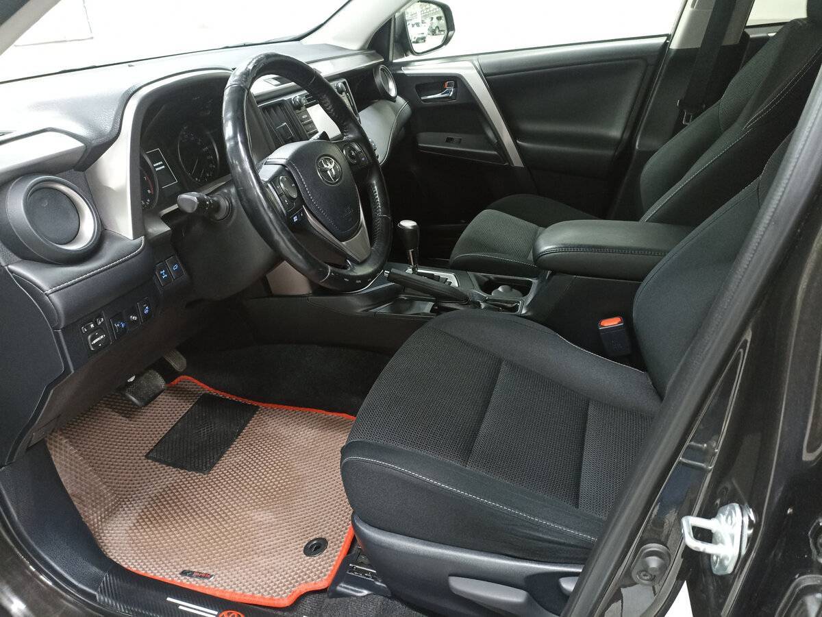 Б/У Тойота Рав4 2016 года. Фото: #15