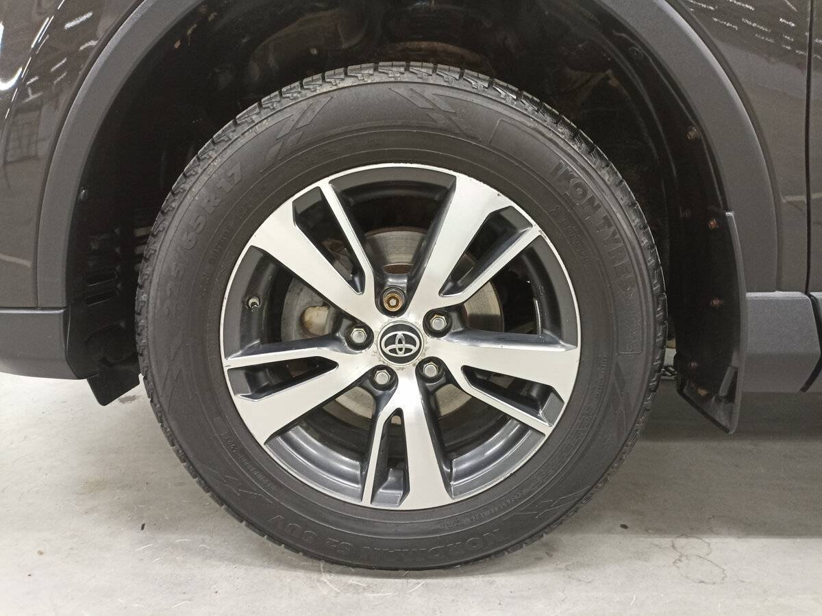 Б/У Тойота Рав4 2016 года. Фото: #17