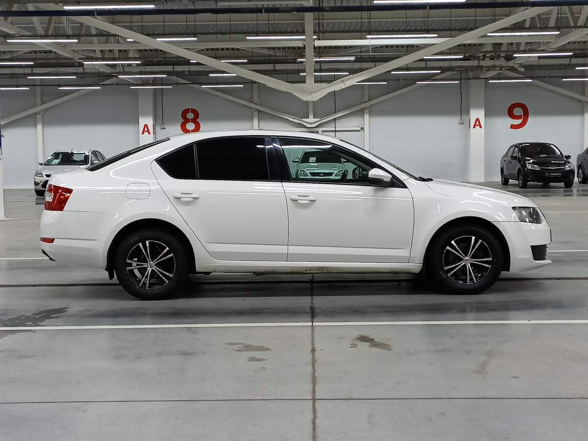 Б/У Шкода Октавия 2013 года. Фото: #3