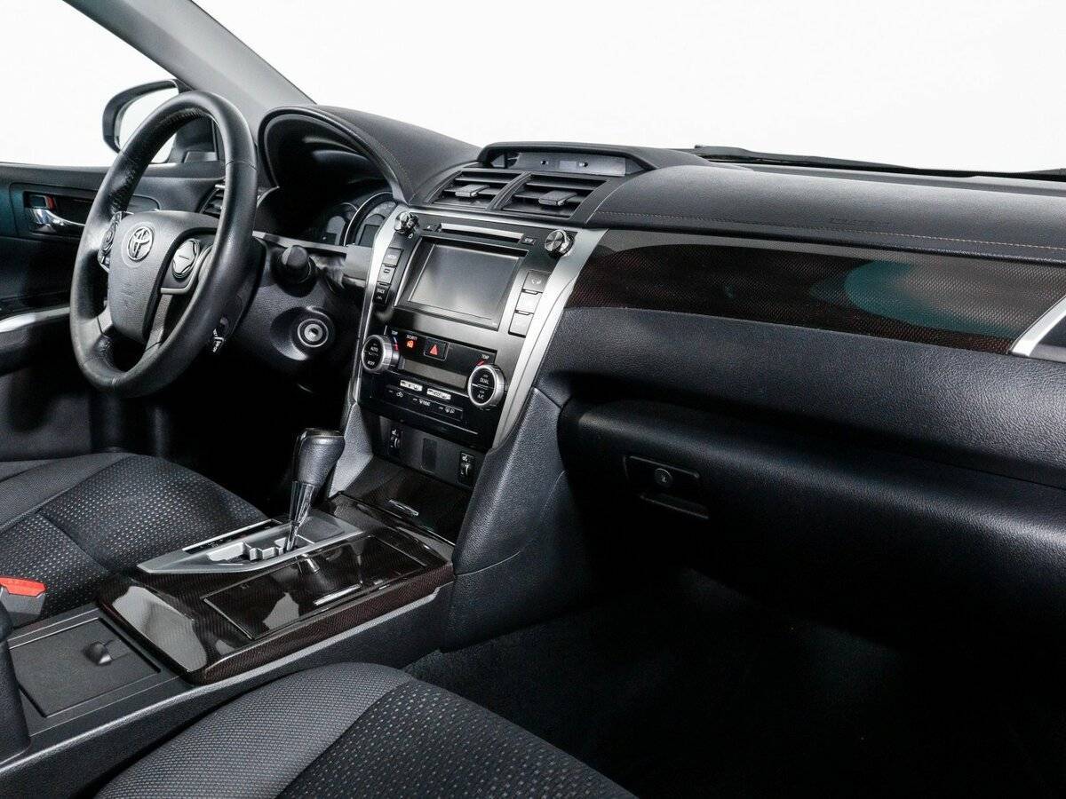 Б/У Тойота Камри 2013 года. Фото: #8