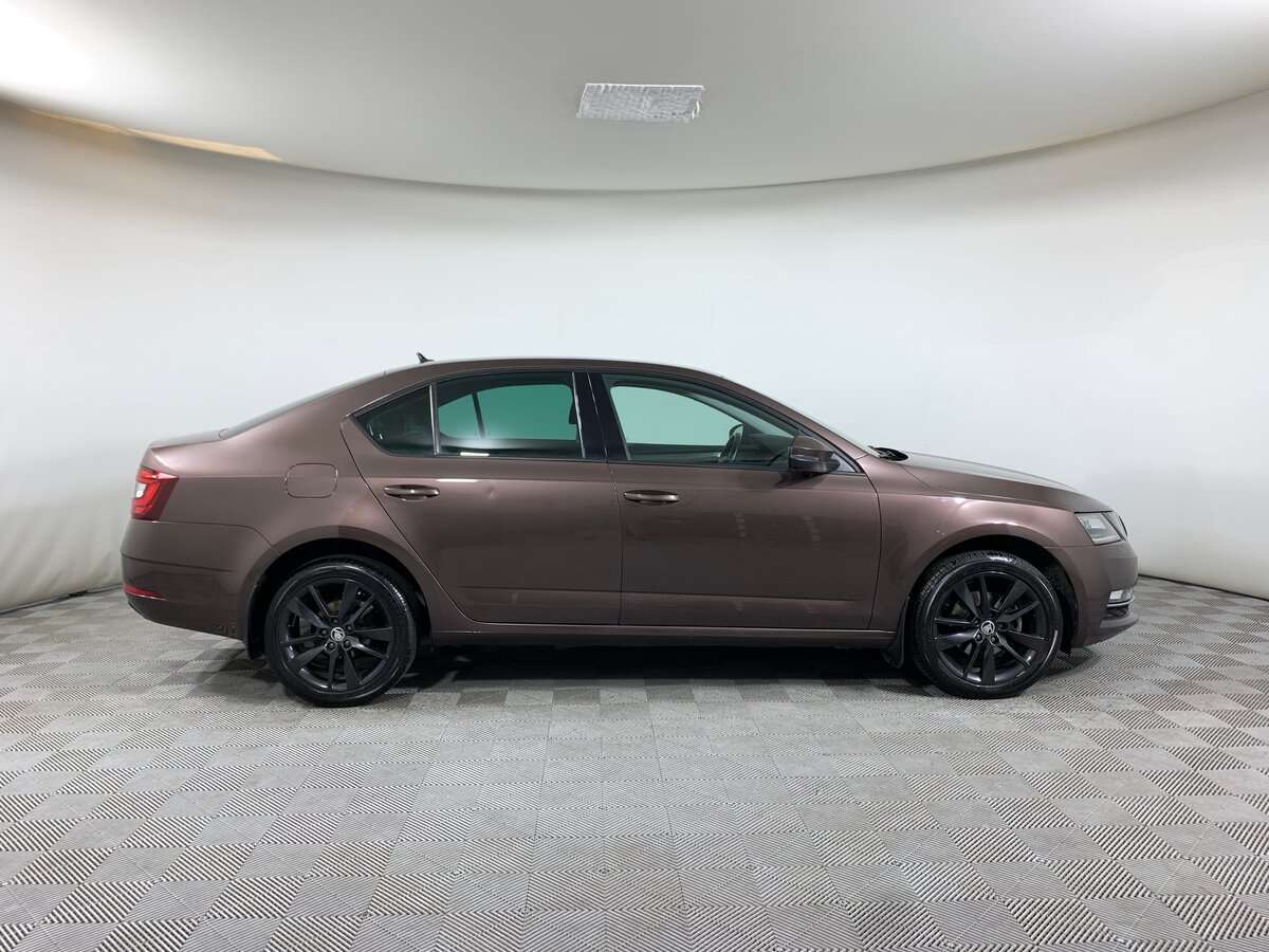 Б/У Шкода Октавия 2018 года. Фото: #3